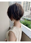 大人可愛い20代30代40代小顔ワンサイドショートボブ丸み前下がり