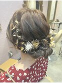 編み込みお団子スタイル