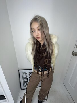 ルーヴェ(LOWE) 【AYANO】ホワイトブロンド×ローライト