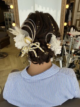 コワファースト 大分(COIFF1RST) 成人式/前撮り/ヘアセット/シニヨン/まとめ髪/ドライフラワー