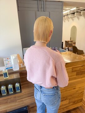 ヨハク 大阪梅田中崎町(yohaku) 切りっぱなしボブブロンドボブ