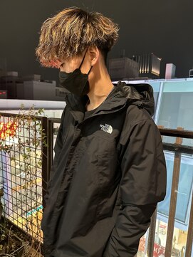 ジーナ 天神(Zina) 刈り上げマッシュ/highlight/波巻きパーマ