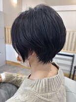 アクラ(aqula) 黒髪ショート