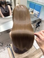 キュア 池袋(CURE) 12トーンブリーチなしヘーゼルベージュ×髪質改善 #104