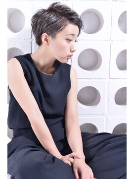 バズ ヘアーメイク(buzz Hair make) [buzz-Hair make] ショート（グレイアッシュ）