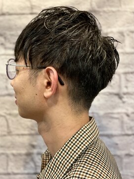 銀座マツナガ 新宿野村ビル店 ツーブロック刈り上げセンターパート