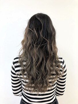 エヌプラス(N+) 黒髪グラデヘアーオリーブグレー小顔に見せるヘアココアベージュ