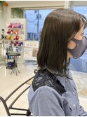 オリーブベージュ