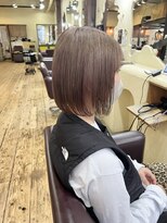 スミ(sumi)&nbsp;アッシュベージュカラー/ミルクティーベージュ/岩田悠