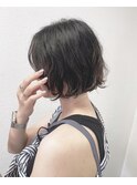 タッセルカットにゆるパーマボブ