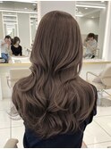 レイヤーカット×透明感グレージュカラー！　いつき