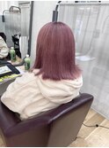 ピンクベージュ