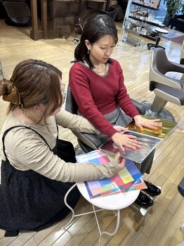 アートランドユージン(art land u-jin)の写真/オリジナルのパーソナルカラー診断で好感度UP◎肌がくすんで見えないカラーで透明感溢れる若々しい印象に！