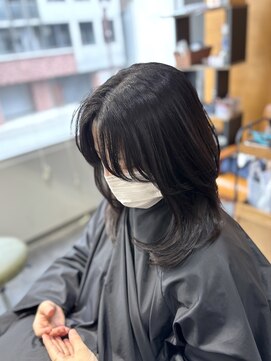 エスト 小倉(est) 顔周りレイヤーカット/グレーカラー/髪質改善トリートメント