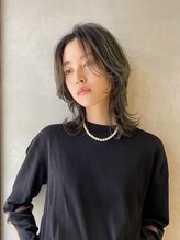 シーカ(siika)&nbsp;ウルフカット/レイヤーカット/ミディアムヘア