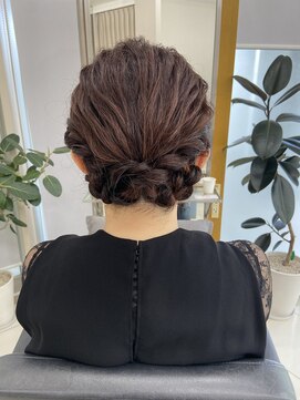トリコ トウキョウ アヴェダ 表参道店(tricot TOKYO AVEDA) 【ヘアアレンジ】波巻きシニヨンヘア