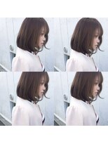 ヘアデザイン ソラ(Sola) ガーリーハニーベージュカラー 内巻きふんわりボブ