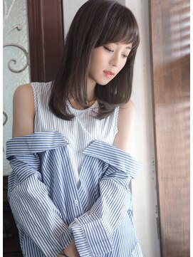 トッカ ヘアアンドトリートメント 難波店 ナチュラルグレージュストレート