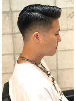 フランクスバーバー アンド ビアークラブ(FRANK'S BARBER and BEER CLUB)&nbsp;かき上げサイドパートショートレイヤーフェードカット