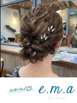 エマヘアデザイン(e.m.a Hair design) シニヨン