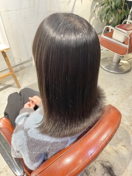 コンビネーション(combination) 縮毛矯正 ストレート くせ毛対策 切りっぱなし 透明感グレージュ