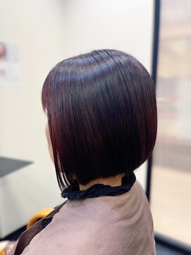 レイエレガンス(Rei Elegance) ツヤカラー&ボブの大人かわいいスタイル