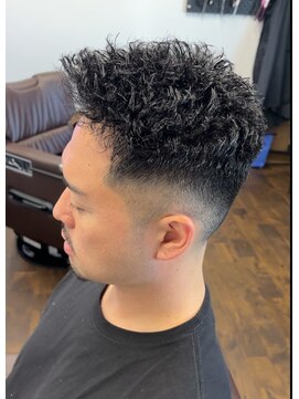 バタクラン(BATACLAN) クラッシュパーマ/フェード/バーバー/メンズ/シェービング/理容