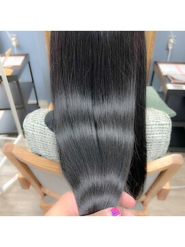 アンフィシュピトロワ(AnFye spi tlow) ［AnFye］滑らかな縮毛矯正