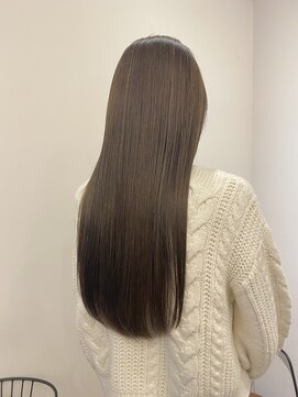 リリアーナ(LILIANA) 池袋 イルミナカラー ロングヘア 極細ハイライト モカベージュ♪