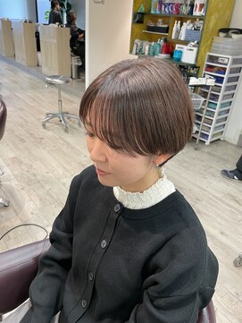 コワファーストナガサキシャンプーボーイ(COIFF1RST NAGASAKI SHAMPOO BOY) 大人可愛い20代30代40代黒髪前下がりショートボブ丸みショート◎