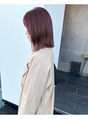 カシスピンクの切りっぱなしボブ