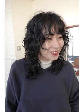 スタニング 渋谷(STUNNING.) ウルフパーマ　レイヤーパーマ　くるくるパーマ