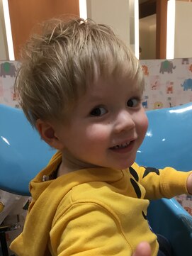 アルマモモ(Alma momo) キッズカット