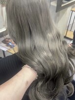 リア(riah) ダブルカラーミルクティーベージュレイヤーカット韓国ヘア