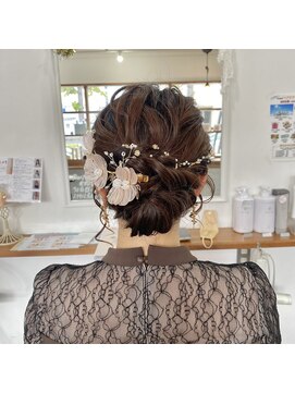 ヘアーアンドメイクアップモパ お呼ばれヘア