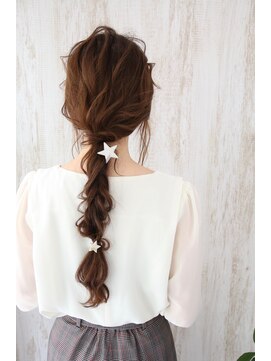 エストレーラ(estrela) 『estrela』大人可愛い編みおろしアレンジ
