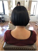 短め前下がりボブ