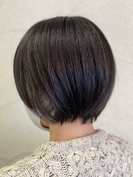 アッシュタカサキ(ash takasaki) 大人可愛いショート