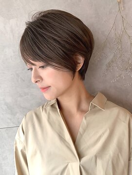 アヴァロン(AVALON) 30代40代50代・大人ショートボブ・白髪ぼかし・小顔カットBISA