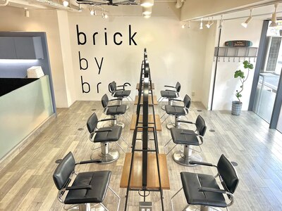 すっきりとした店内Instagram@brick_by_brace