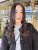 バウム(BAUM)&nbsp;ゆるやかなウェーブ感のある愛されヘア