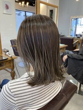 レイリー(LAiLy) 切りっぱなし　ミディアム