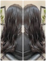 ニーラ バイ ニライカナイ 八幡宿店(Neela By Nirai Kanai)&nbsp;レイヤーカット/ウェットヘア/オールブラック/カット/八幡/白髪