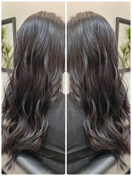 ニーラ バイ ニライカナイ 八幡宿店(Neela By Nirai Kanai) レイヤーカット/ウェットヘア/オールブラック/カット/八幡/白髪