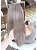 ホワイトグレージュ