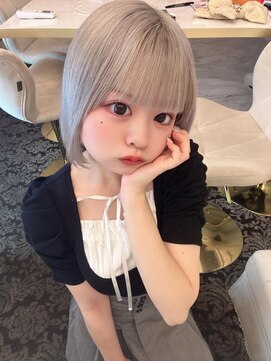 ドットハリス(.Hallis) ハイトーン/ホワイトシルバー/ボブ/髪質改善