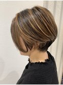 ハイライト白髪ぼかし脱白髪染めショートボブ40代50代60代