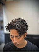 七三オールバックかき上げヘアツーブロックツイストパーマ