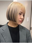 14579k金髪ホワイトブロンド切りっぱなしボブグラデーション
