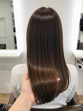 フーチー クーチー アマティー 豊中店(FUCHI KUCHI amati) 美髪ストレート艶やかロング